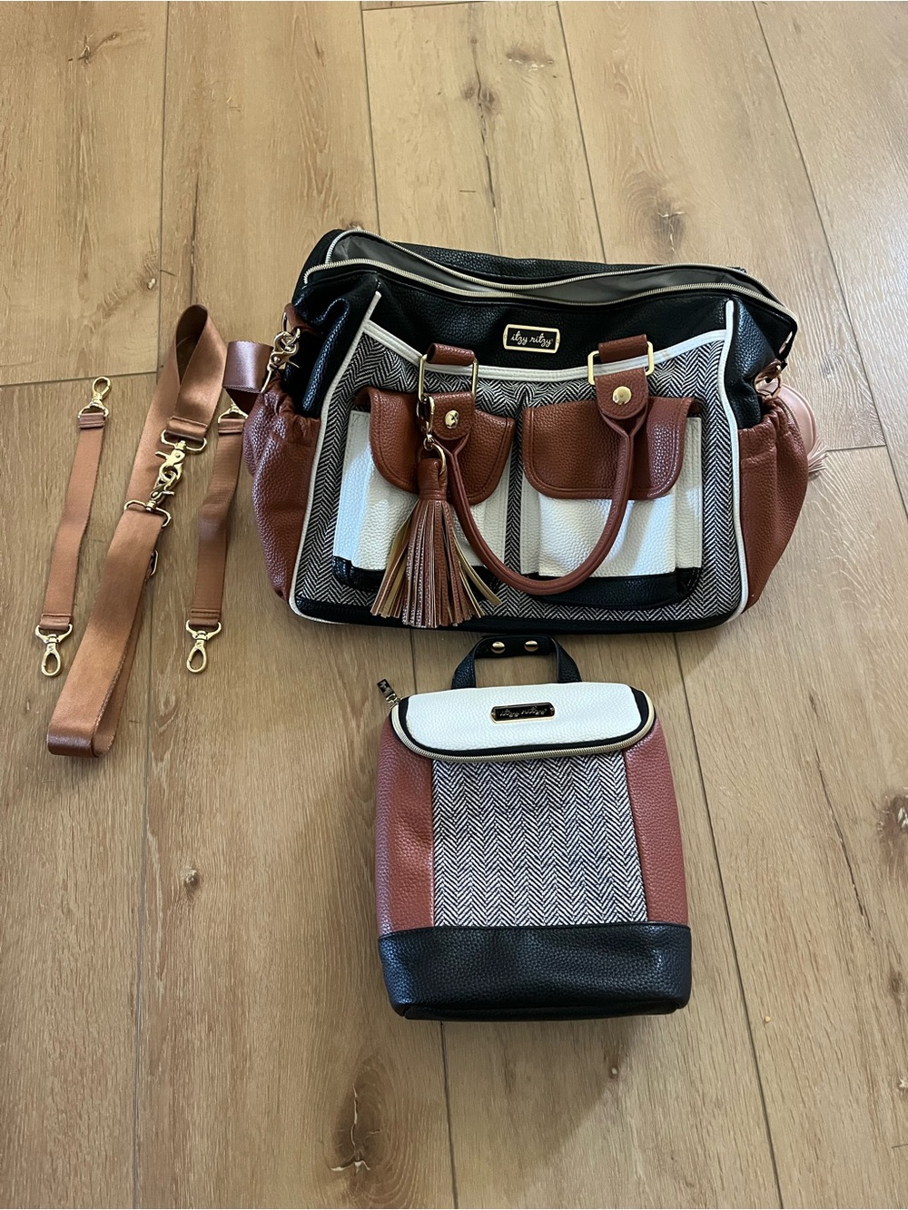 Itzy Ritzy Black White Brown Two-Piece Diaper Bag Set